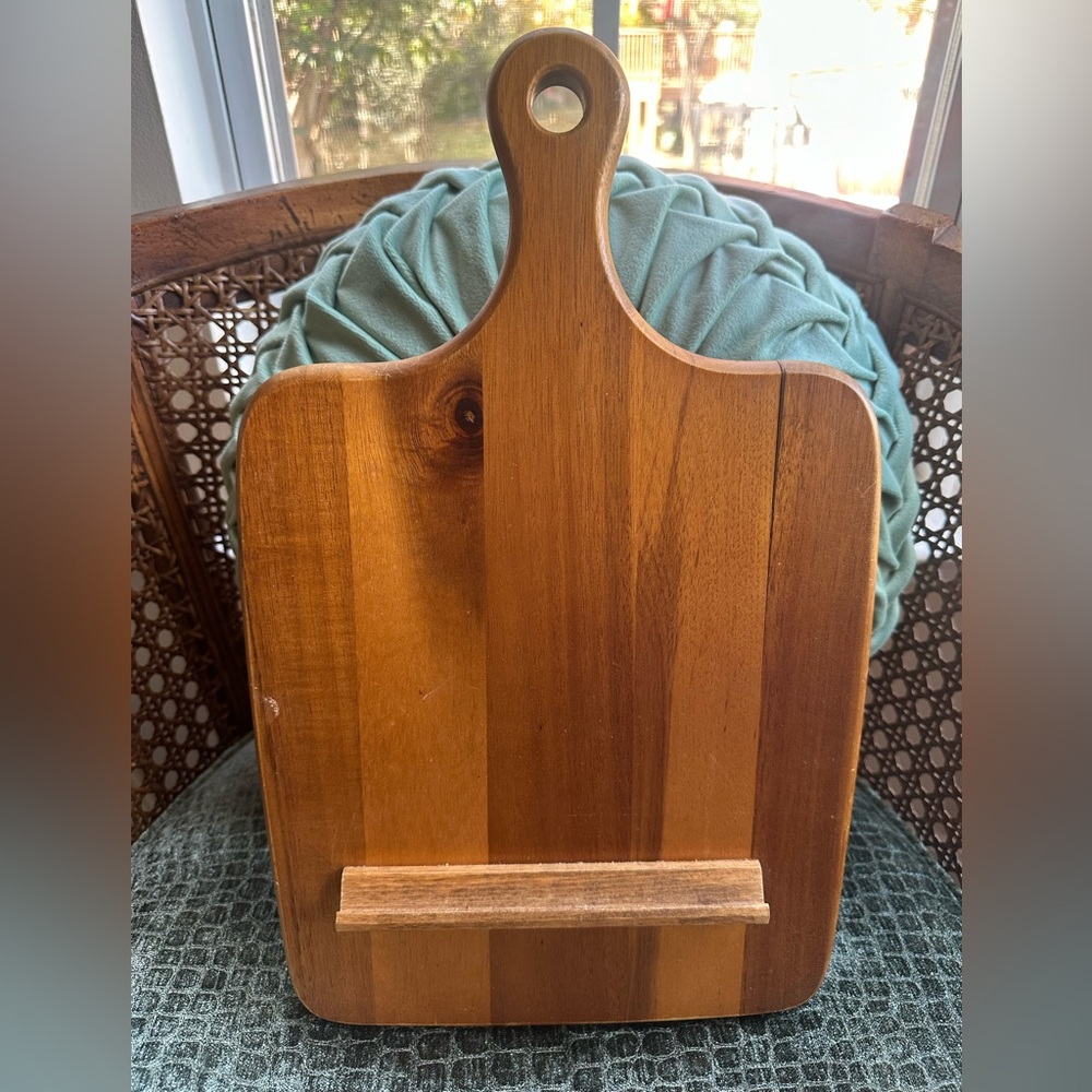 Vintage wooden cutting board